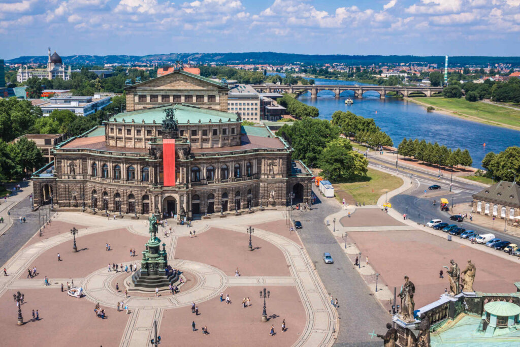 Dresden Semperoper Elbe